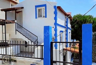 URLA İSKELEDE DENİZ MANZARALI COSY ÇATI KATI