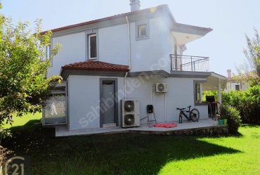 URLA KUŞÇULAR KİRALIK 4+1 HAVUZLU GÜVENLİKLİ SİTEDE VİLLA