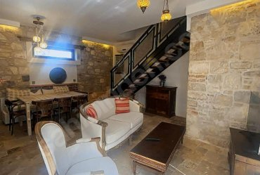 URLA MERKEZDE KİRALIK TAŞ EV
