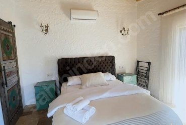 URLA MERKEZDE KİRALIK TAŞ EV