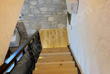 URLA MERKEZDE KİRALIK TAŞ EV