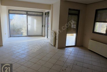 GÜZELBAHÇE BANKACILAR SİTESİNDE KİRALIK TRİPLEX VİLLA