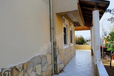 GÜZELBAHÇE BANKACILAR SİTESİNDE KİRALIK TRİPLEX VİLLA