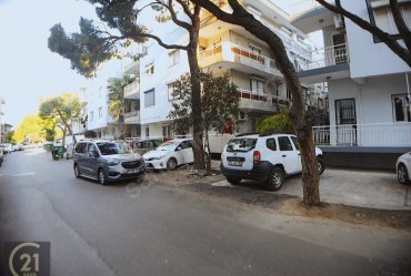 İzmir Basınsitesinde Hastane Yakınında Satılık 3+1 165 m2 Daire