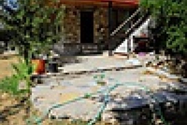 URLA ÖZBEKTE 2+1 EŞYALI KİRALIK BAHÇELİ TAŞ EV